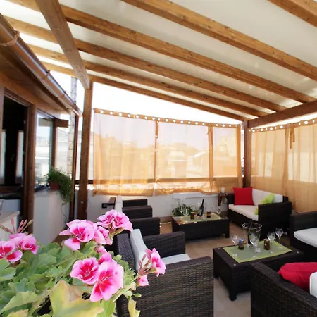 Mansarda Con Terrazzo アパート トラーパニ