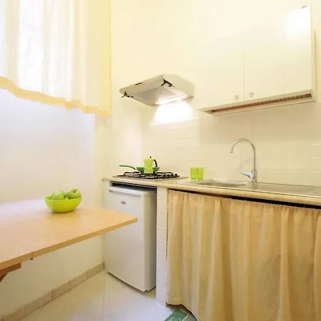 Mansarda Con Terrazzo アパート トラーパニ