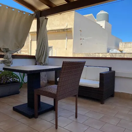Lejlighed Mansarda Con Terrazzo Trapani