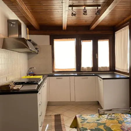 Mansarda Con Terrazzo Lejlighed *