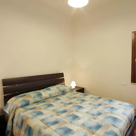 Mansarda Con Terrazzo شقة